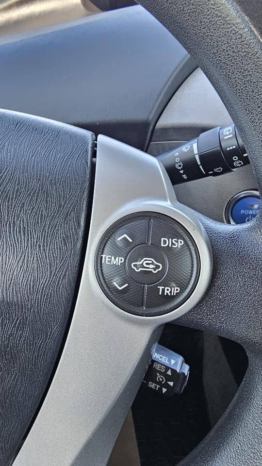 2014 Toyota Prius  Photo