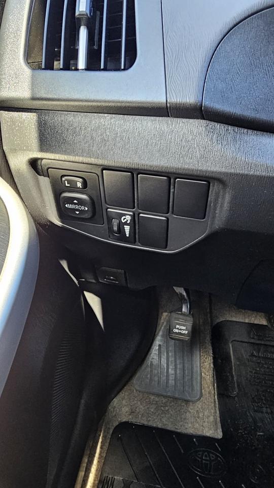 2014 Toyota Prius  Photo