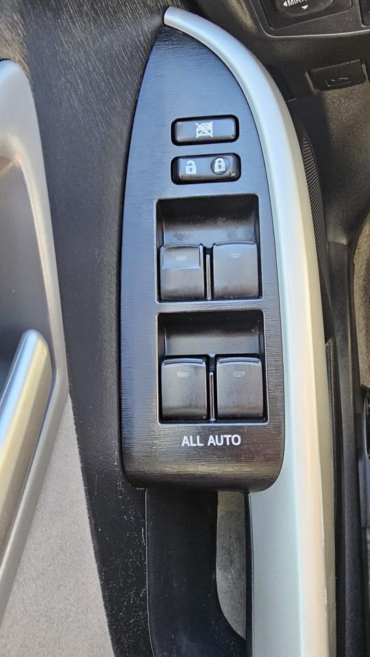 2014 Toyota Prius  Photo