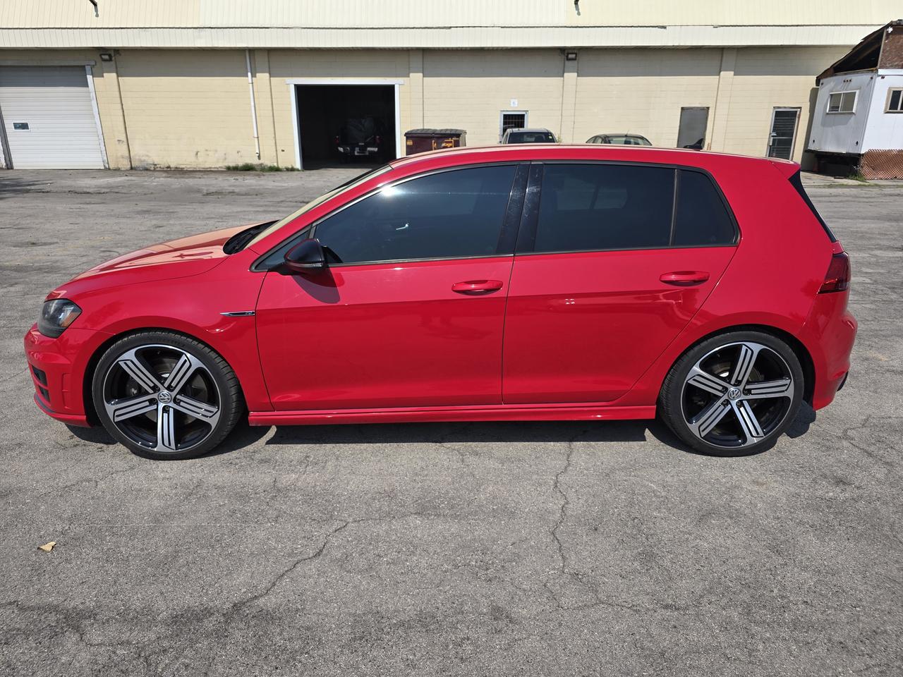 2016 Volkswagen Golf R Base Photo