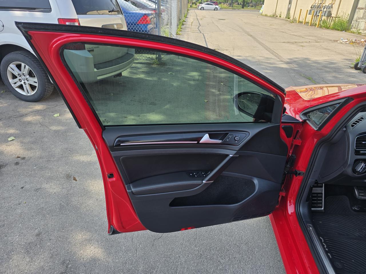 2016 Volkswagen Golf R Base Photo