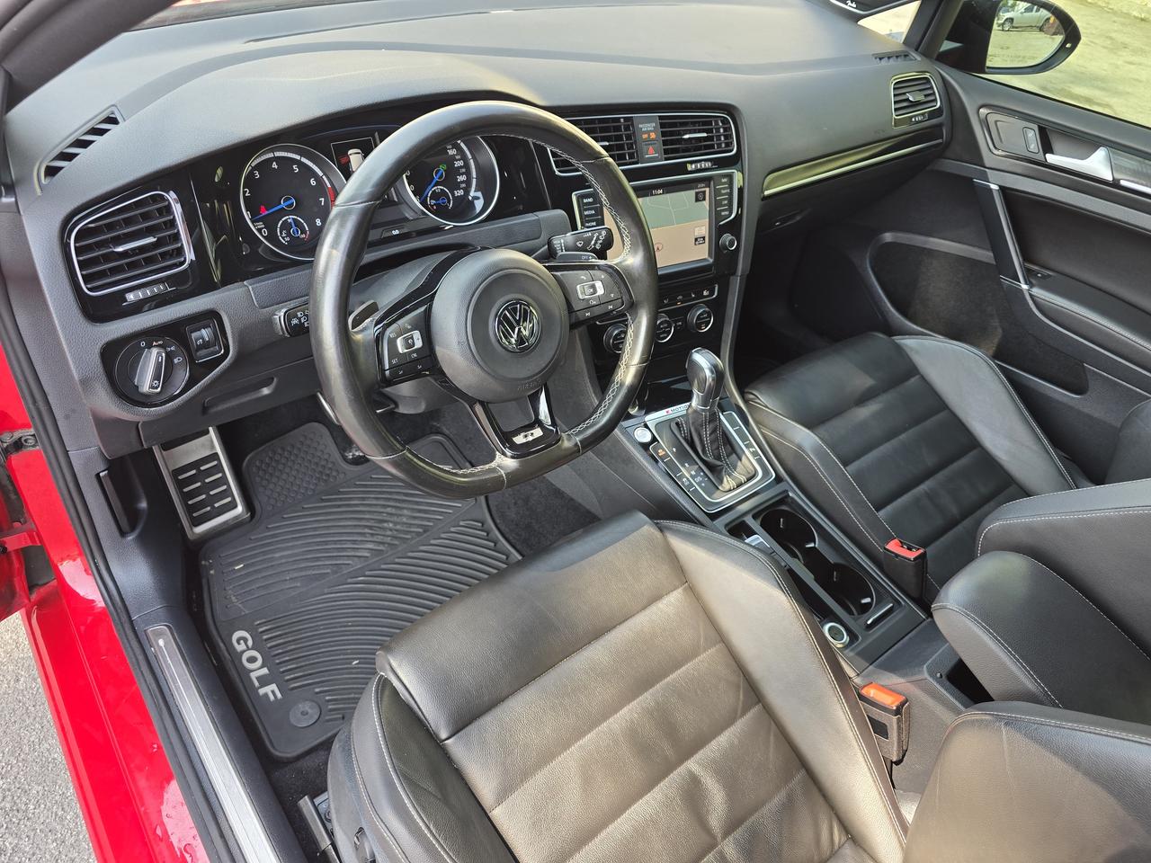 2016 Volkswagen Golf R Base Photo