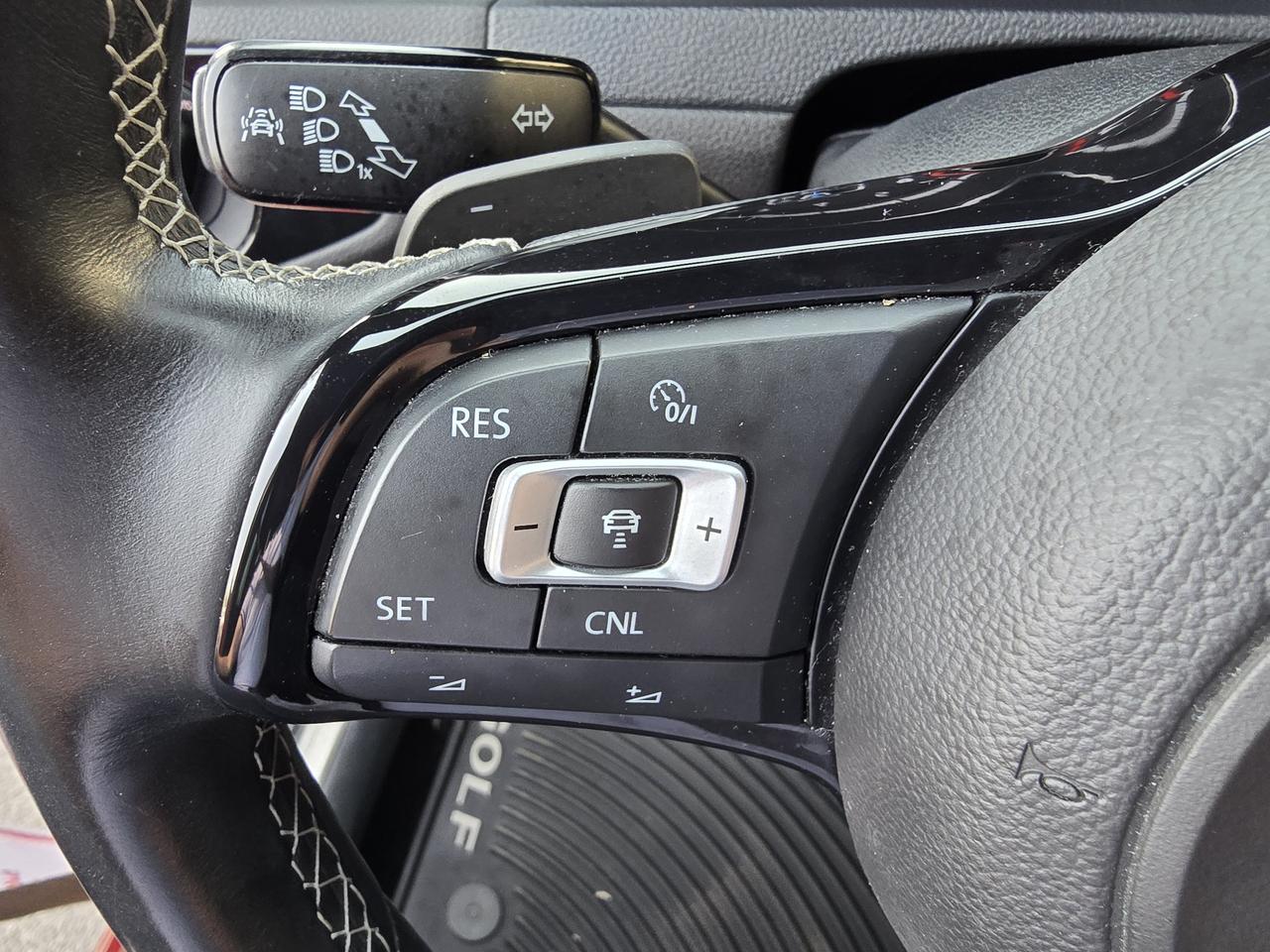 2016 Volkswagen Golf R Base Photo