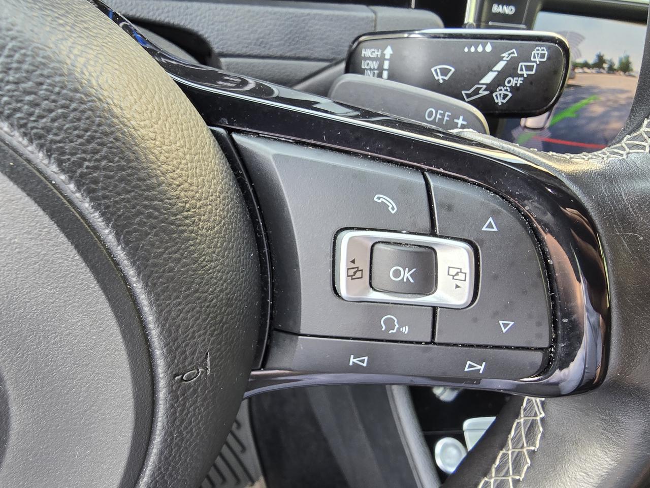 2016 Volkswagen Golf R Base Photo