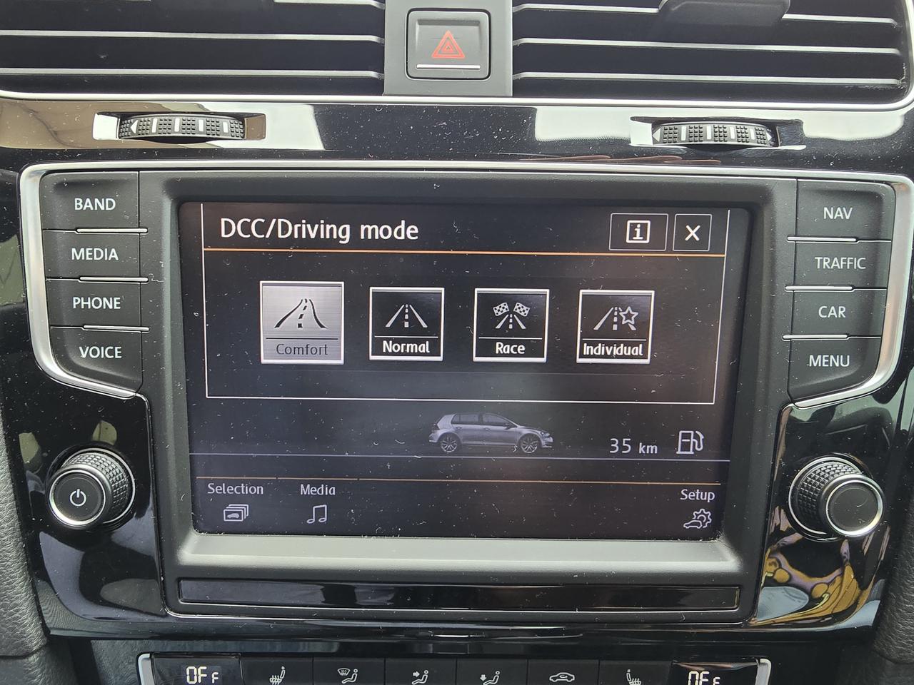 2016 Volkswagen Golf R Base Photo