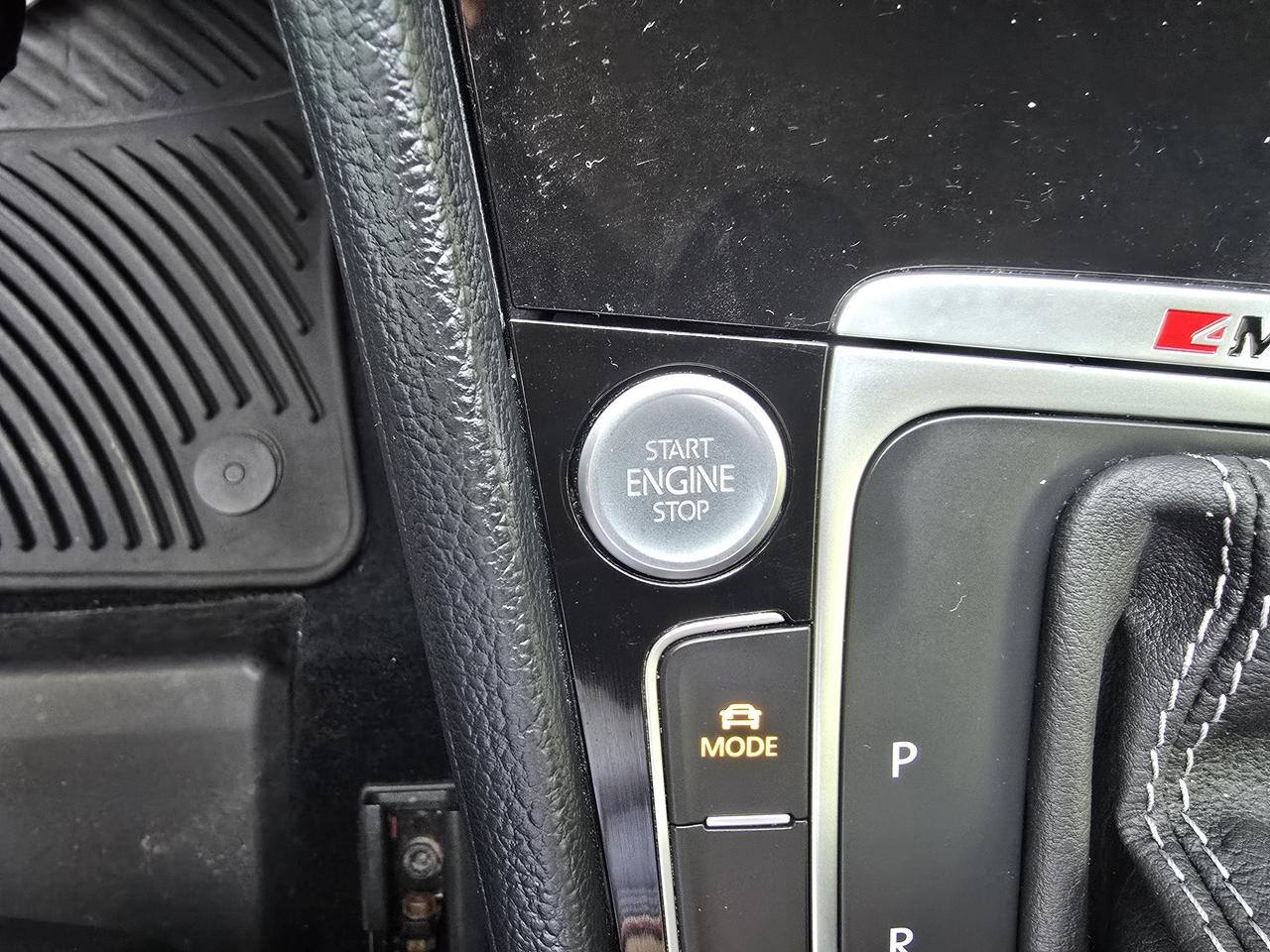 2016 Volkswagen Golf R Base Photo