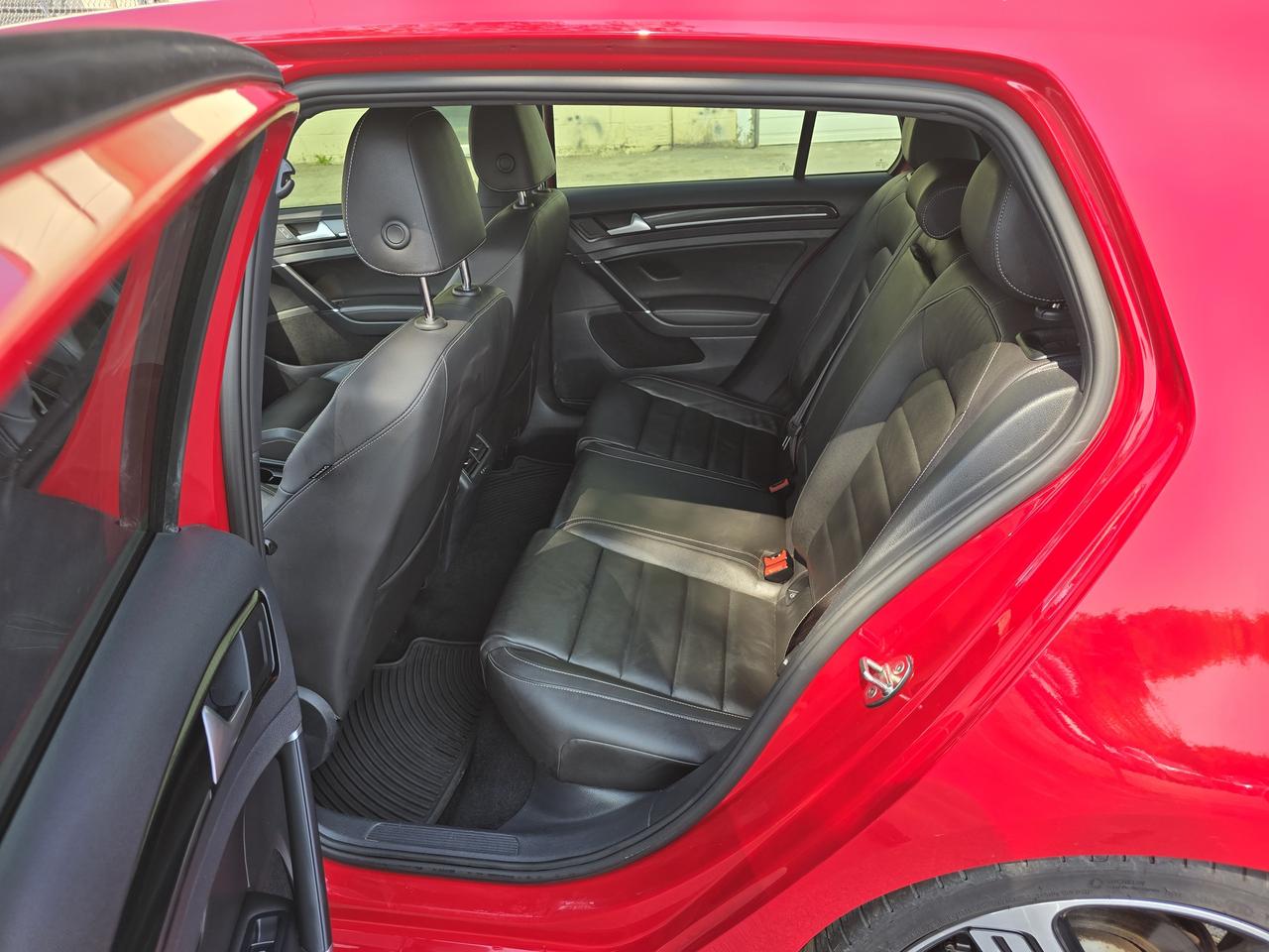 2016 Volkswagen Golf R Base Photo