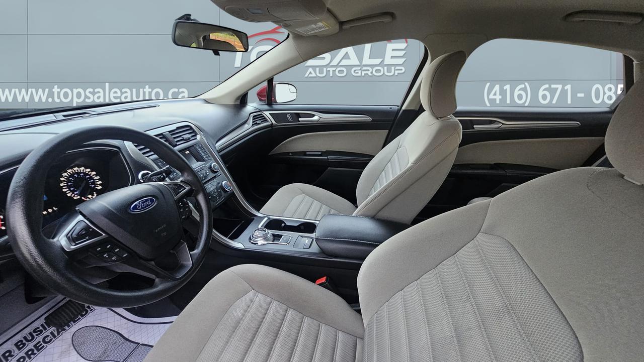 2017 Ford Fusion S Photo