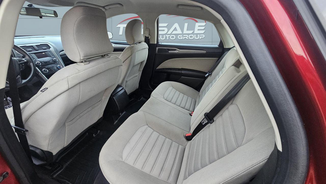 2017 Ford Fusion S Photo