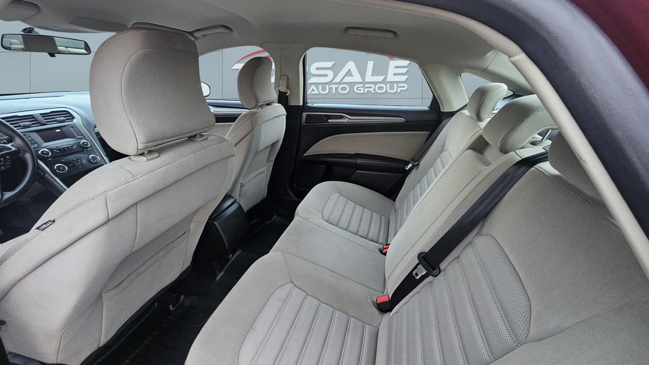 2017 Ford Fusion S Photo