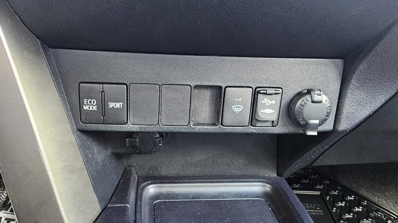 2013 Toyota RAV4 LE Photo