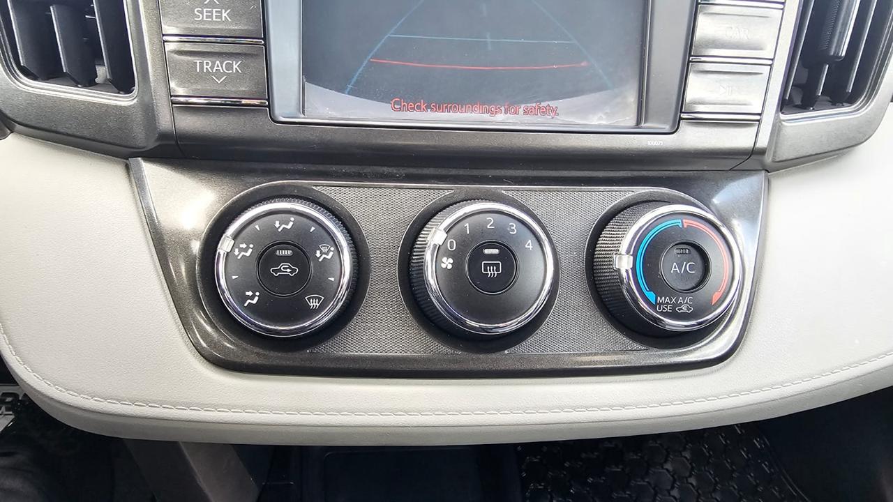 2013 Toyota RAV4 LE Photo