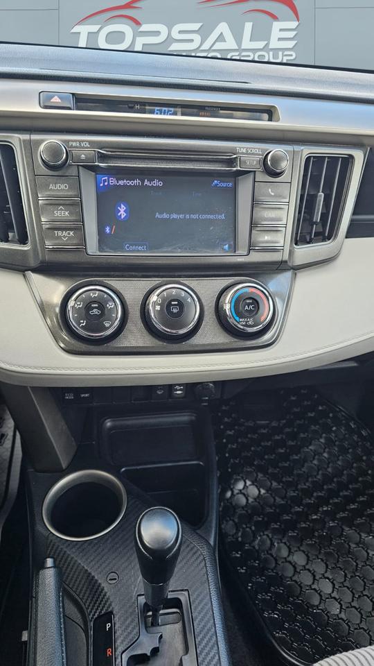 2013 Toyota RAV4 LE Photo