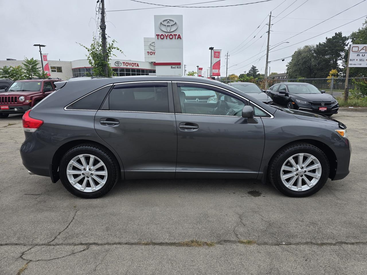 2012 Toyota Venza LE I4 Photo3