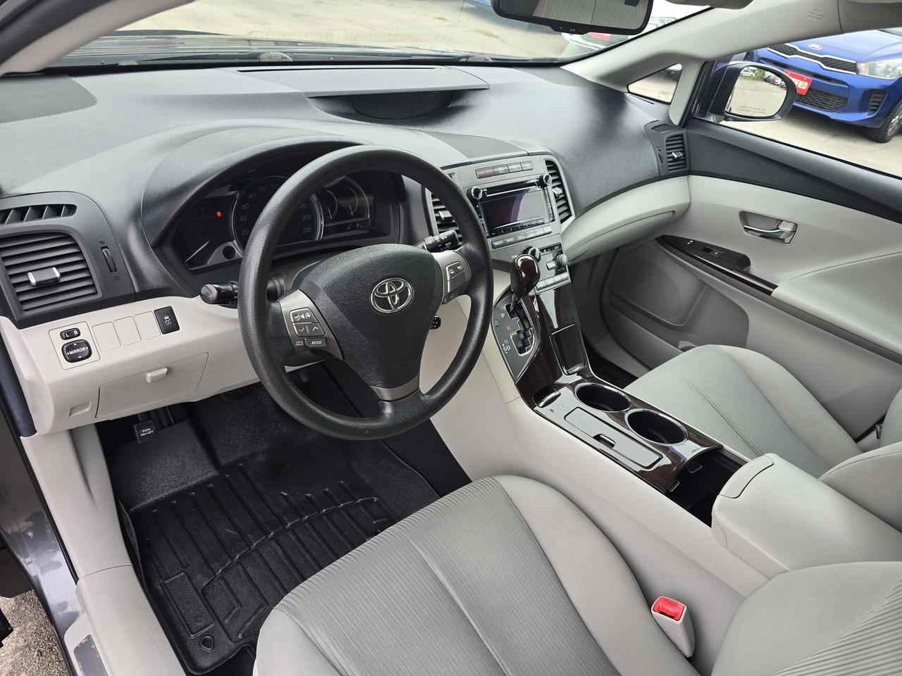 2012 Toyota Venza LE I4 Photo