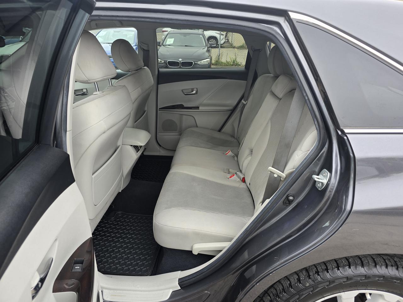 2012 Toyota Venza LE I4 Photo