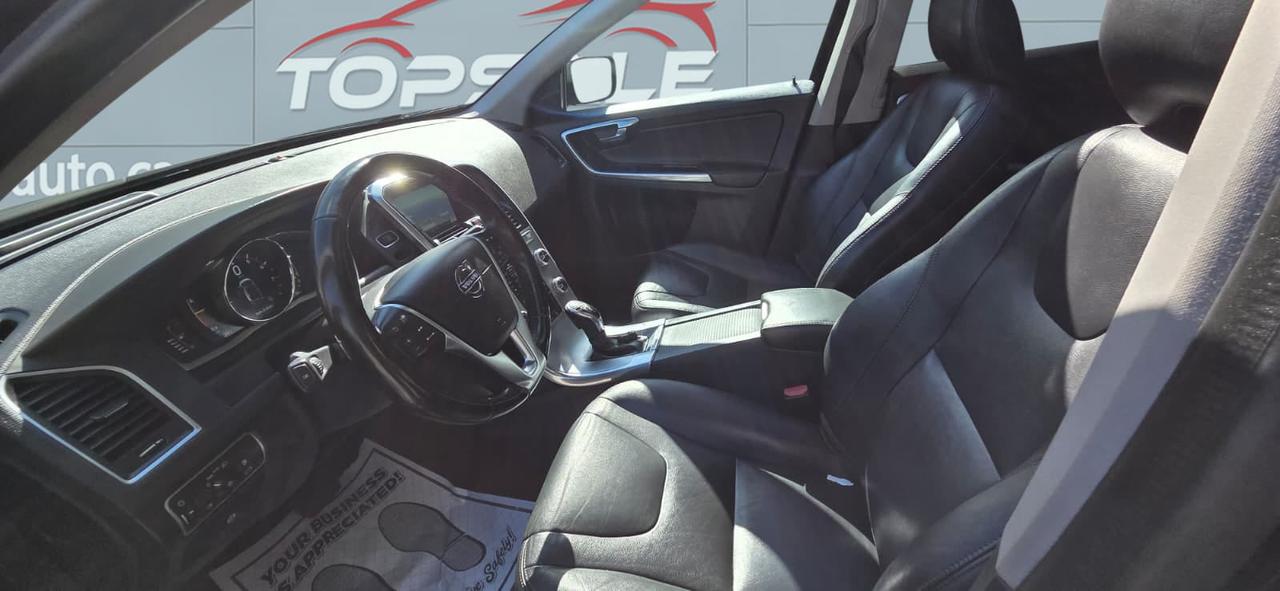 2017 Volvo XC60 T6 Drive-E Premier Photo