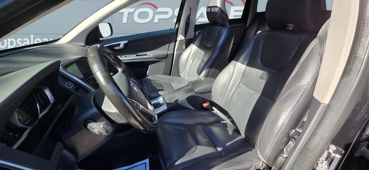 2017 Volvo XC60 T6 Drive-E Premier Photo