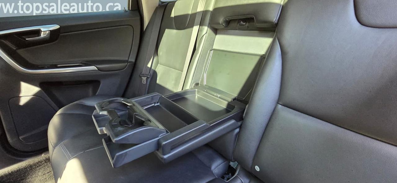 2017 Volvo XC60 T6 Drive-E Premier Photo