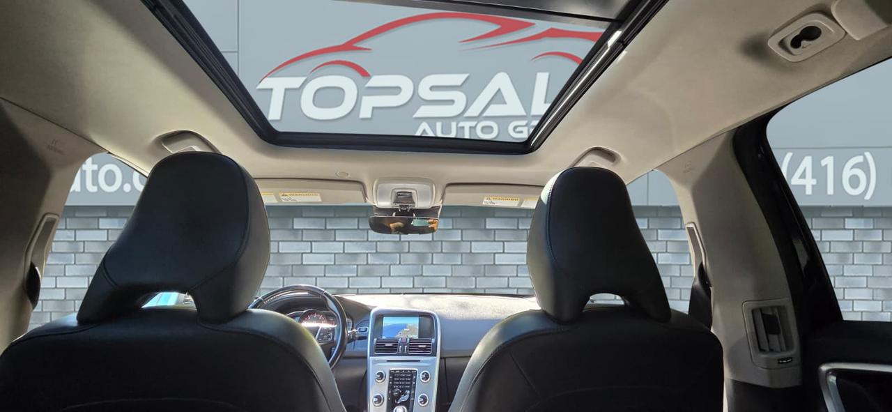 2017 Volvo XC60 T6 Drive-E Premier Photo