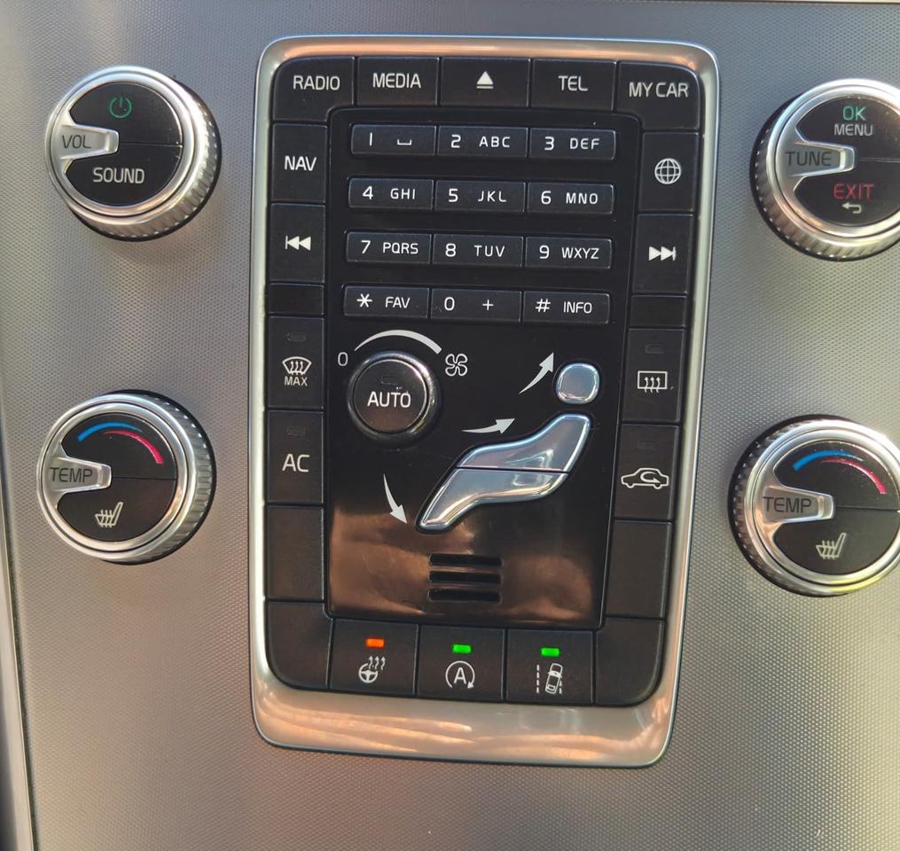 2017 Volvo XC60 T6 Drive-E Premier Photo