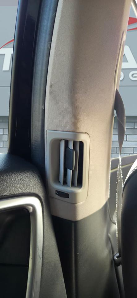 2017 Volvo XC60 T6 Drive-E Premier Photo