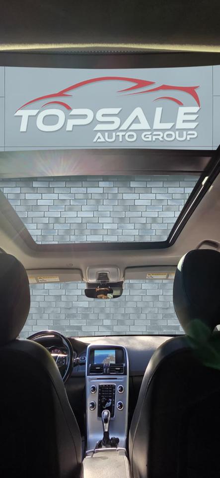 2017 Volvo XC60 T6 Drive-E Premier Photo