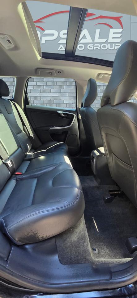 2017 Volvo XC60 T6 Drive-E Premier Photo