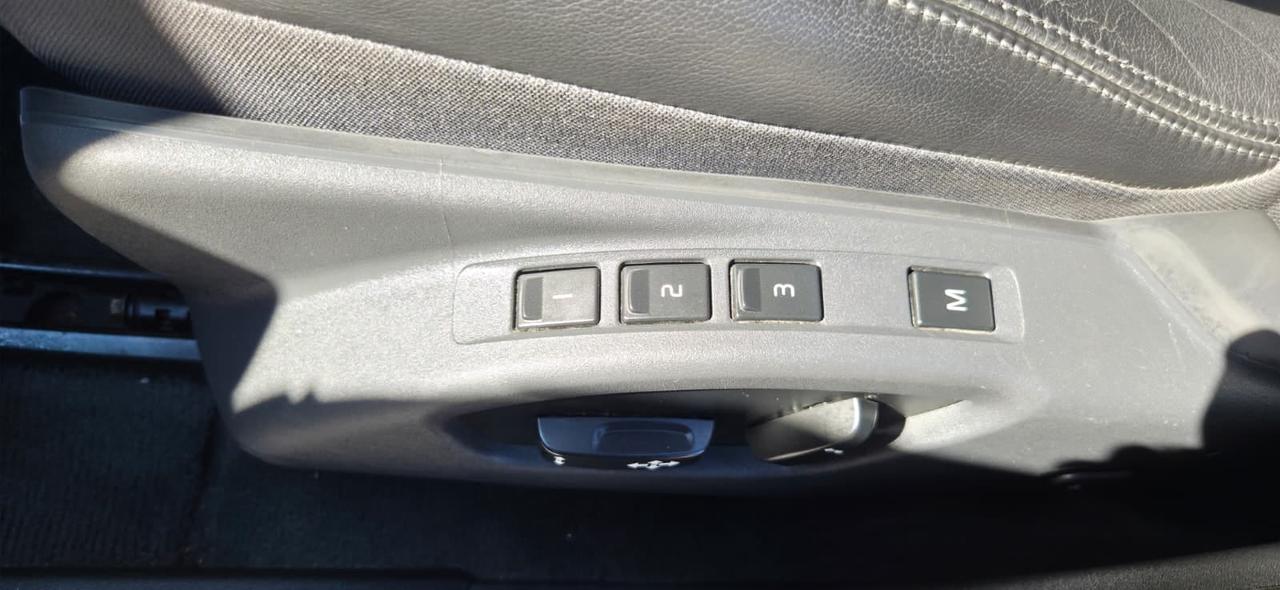 2017 Volvo XC60 T6 Drive-E Premier Photo