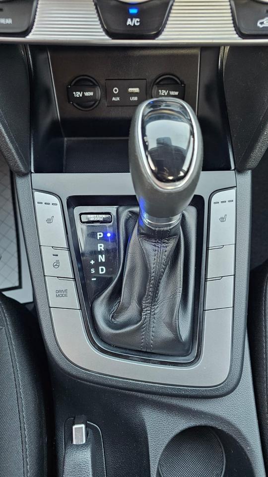 2020 Hyundai Elantra preffered Photo