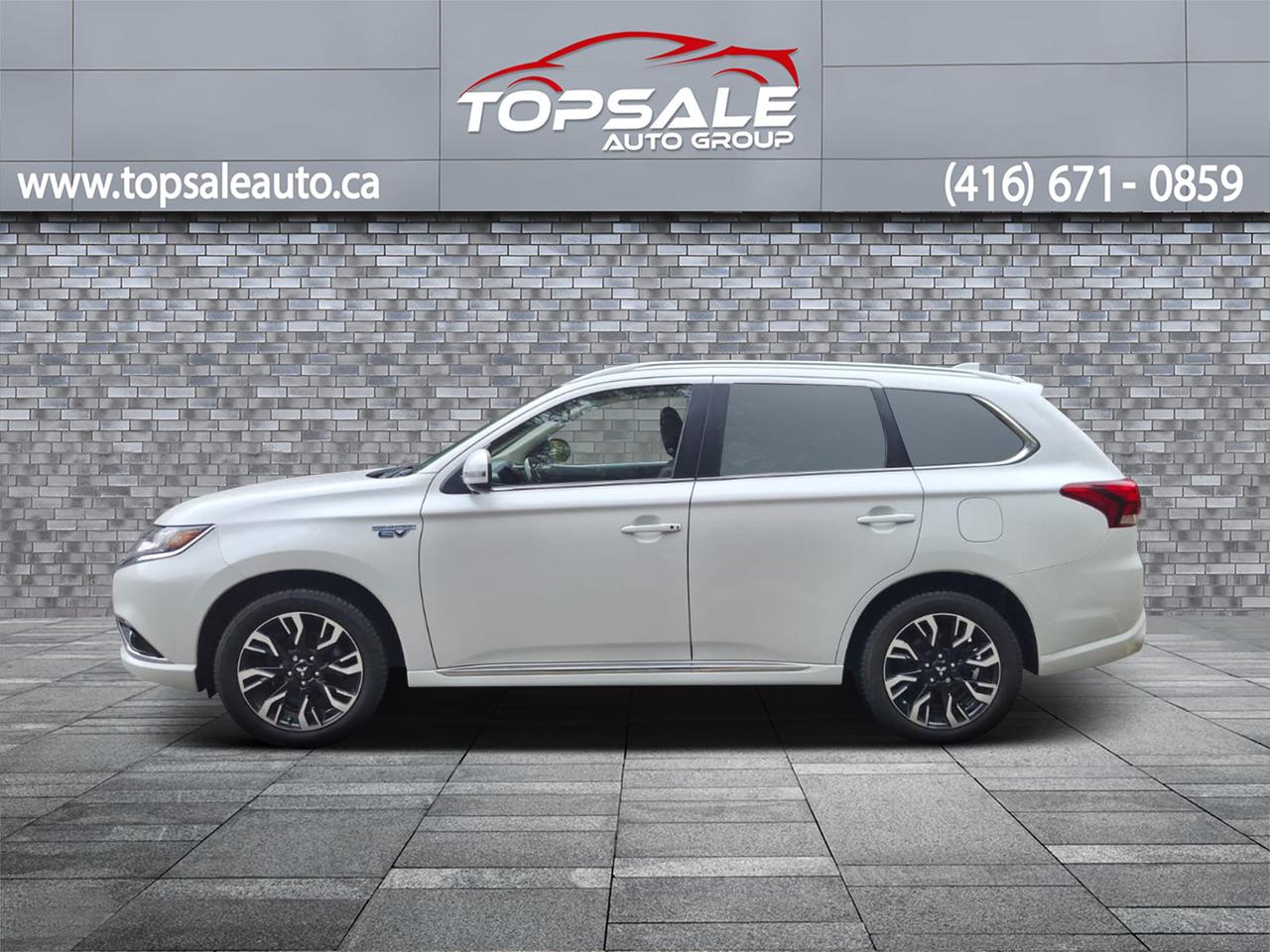 2018 Mitsubishi Outlander Plug-In Hybrid SEL Photo