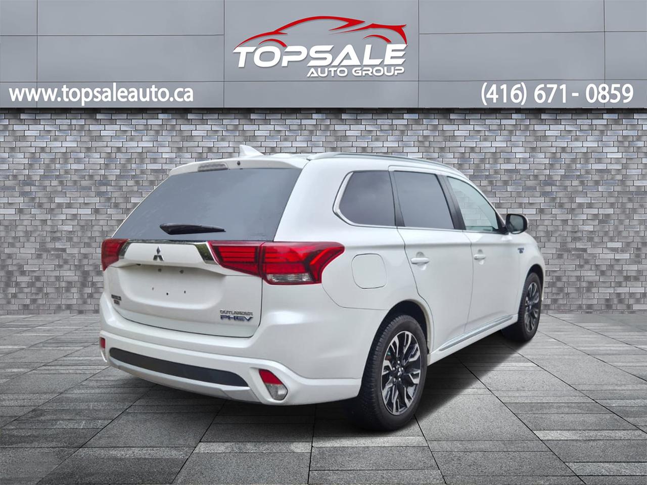 2018 Mitsubishi Outlander Plug-In Hybrid SEL Photo