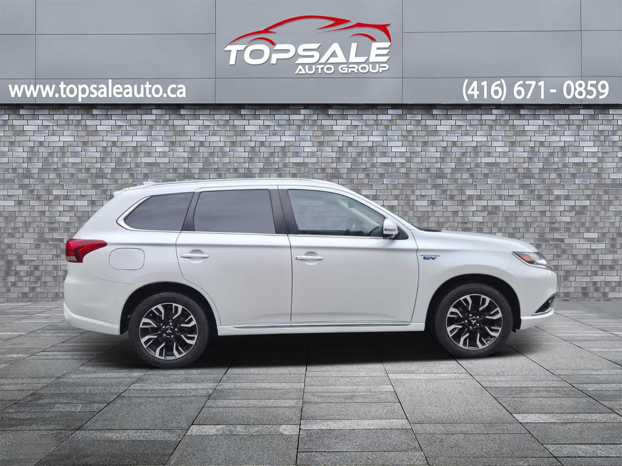 2018 Mitsubishi Outlander Plug-In Hybrid SEL Photo