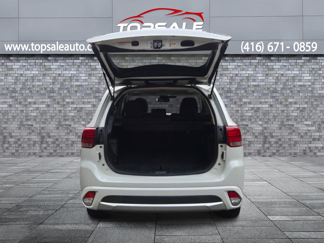 2018 Mitsubishi Outlander Plug-In Hybrid SEL Photo