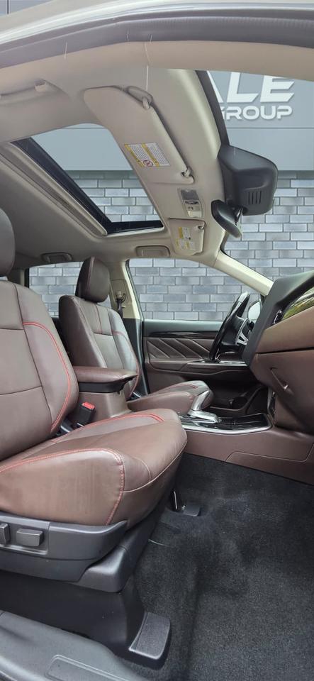 2018 Mitsubishi Outlander Plug-In Hybrid SEL Photo