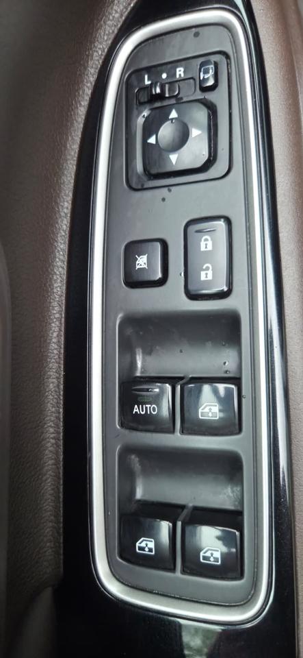 2018 Mitsubishi Outlander Plug-In Hybrid SEL Photo