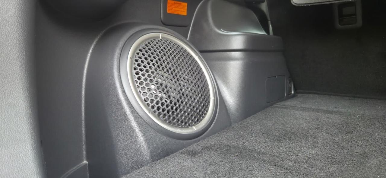 2018 Mitsubishi Outlander Plug-In Hybrid SEL Photo