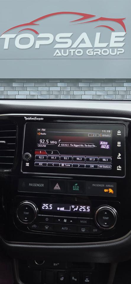 2018 Mitsubishi Outlander Plug-In Hybrid SEL Photo