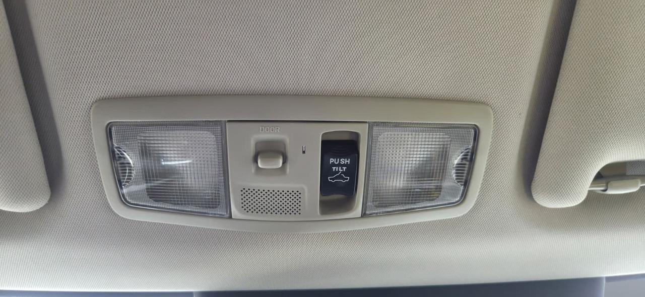 2018 Mitsubishi Outlander Plug-In Hybrid SEL Photo