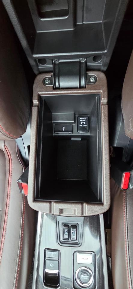 2018 Mitsubishi Outlander Plug-In Hybrid SEL Photo