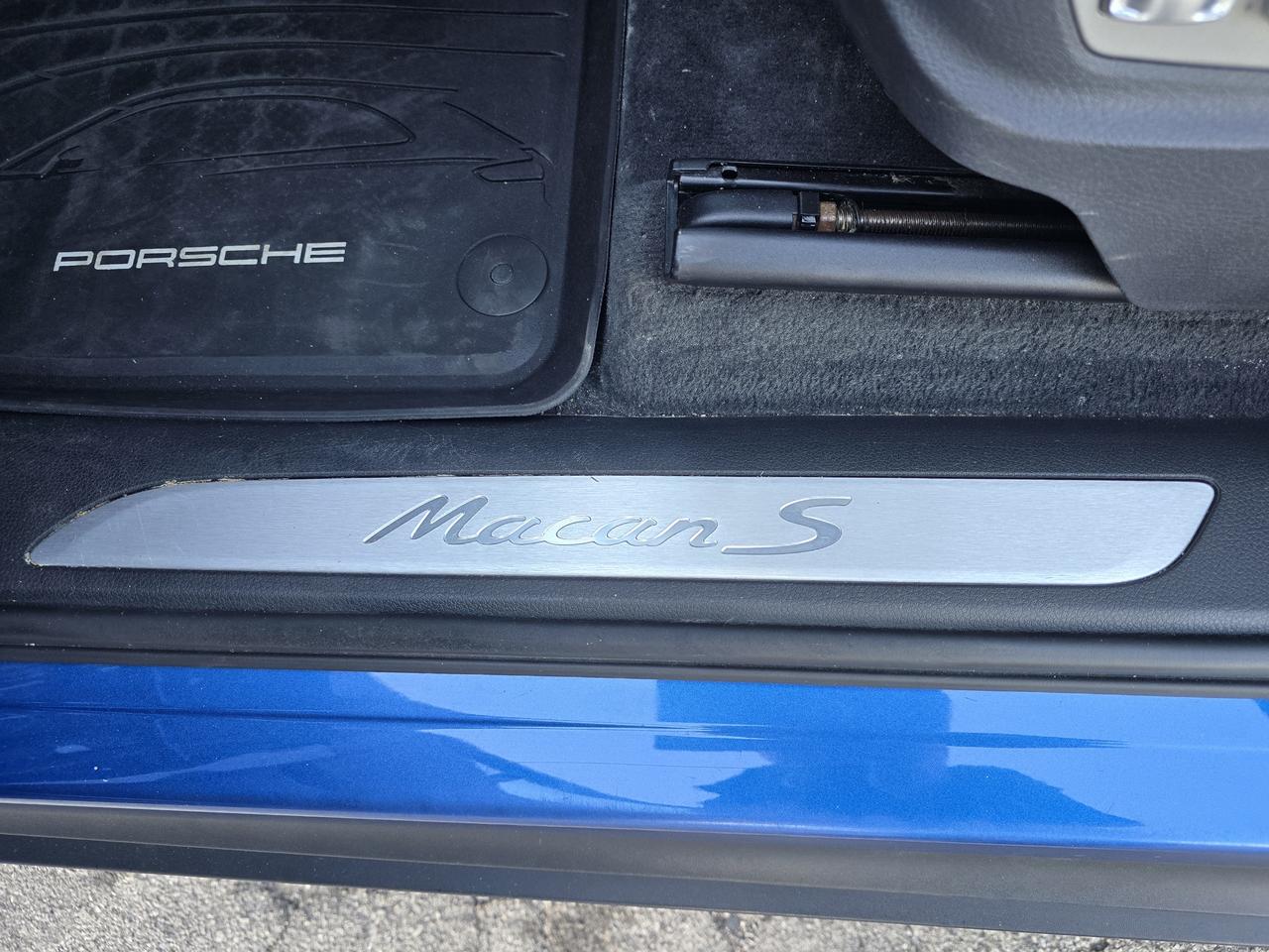 2015 Porsche Macan S Photo