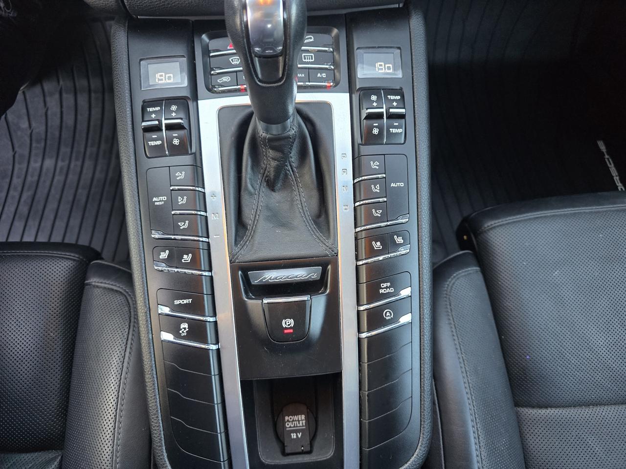 2015 Porsche Macan S Photo