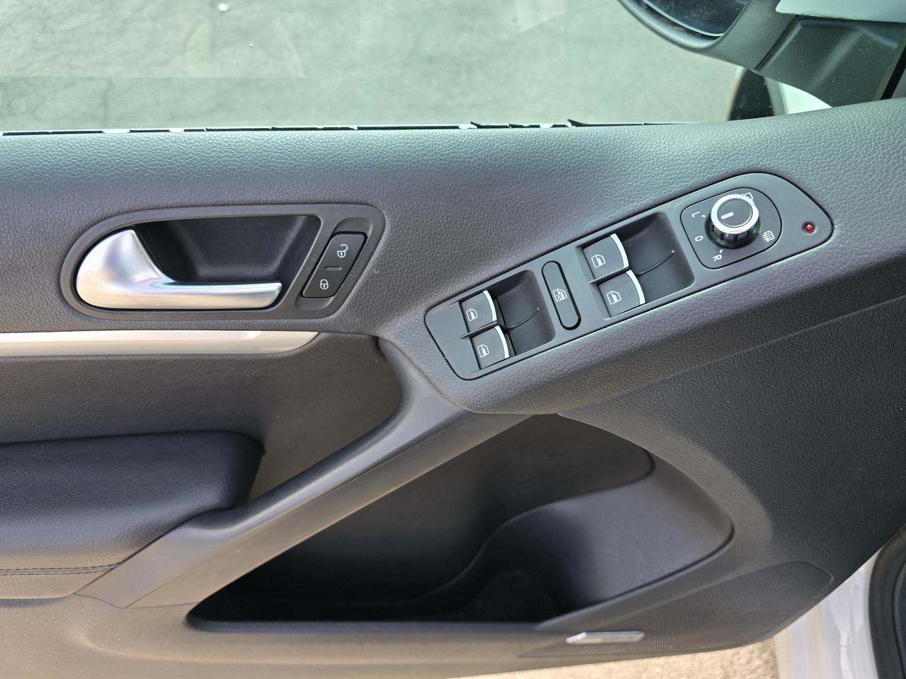 2014 Volkswagen Tiguan S Photo