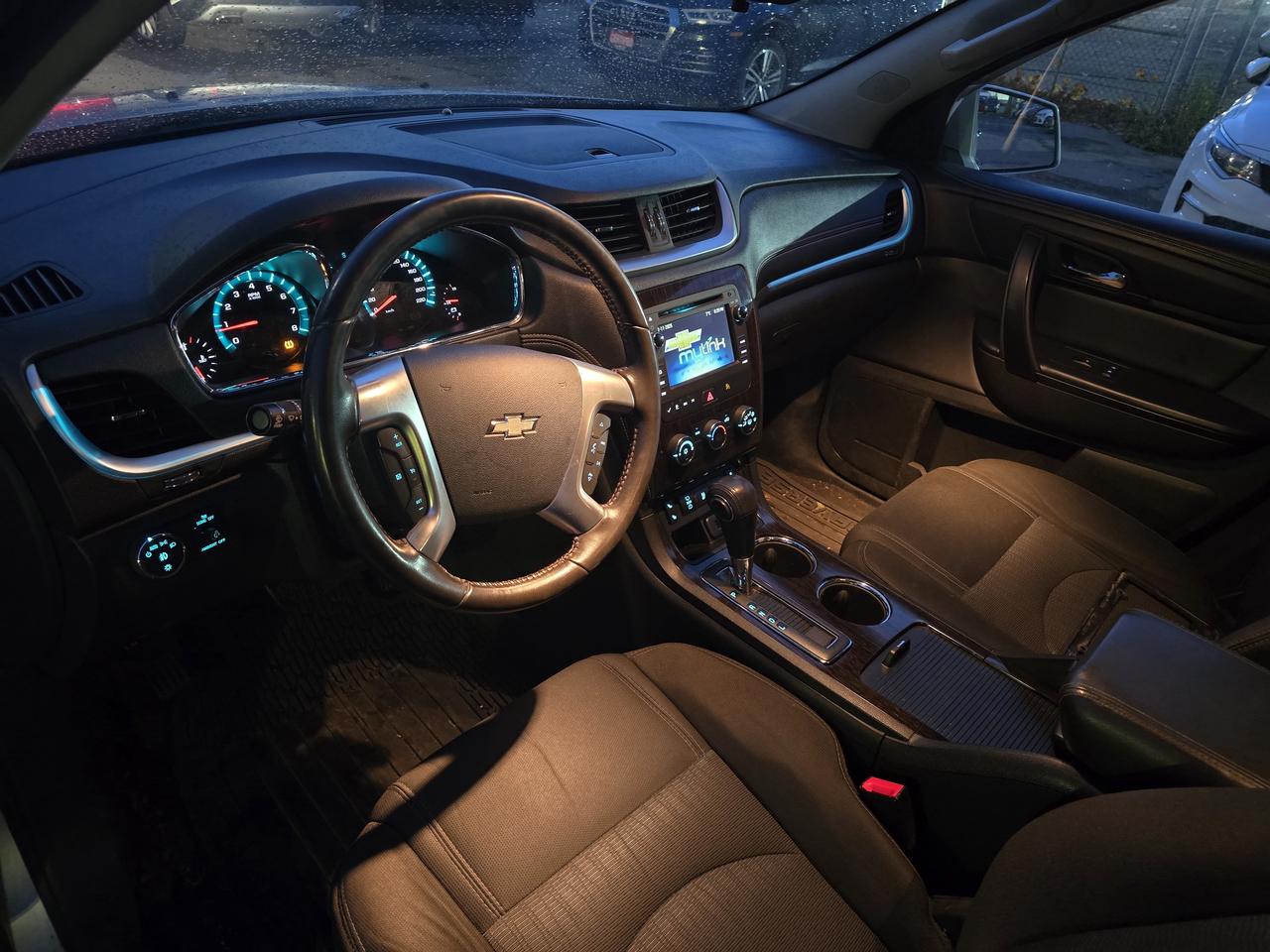 2016 Chevrolet Traverse 1LT Photo