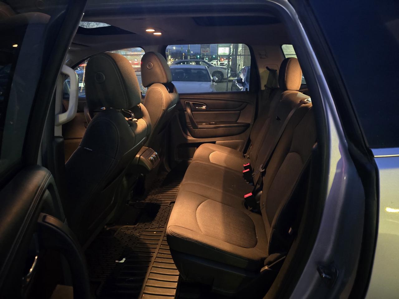 2016 Chevrolet Traverse 1LT Photo