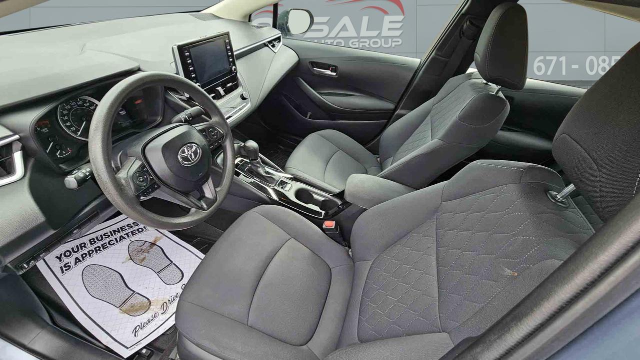 2020 Toyota Corolla LE Photo