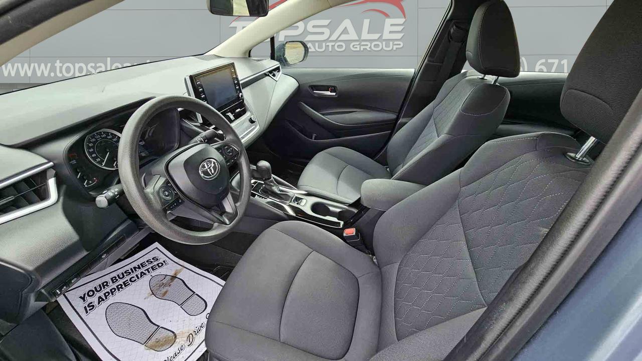 2020 Toyota Corolla LE Photo