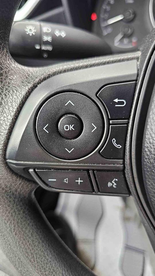 2020 Toyota Corolla LE Photo