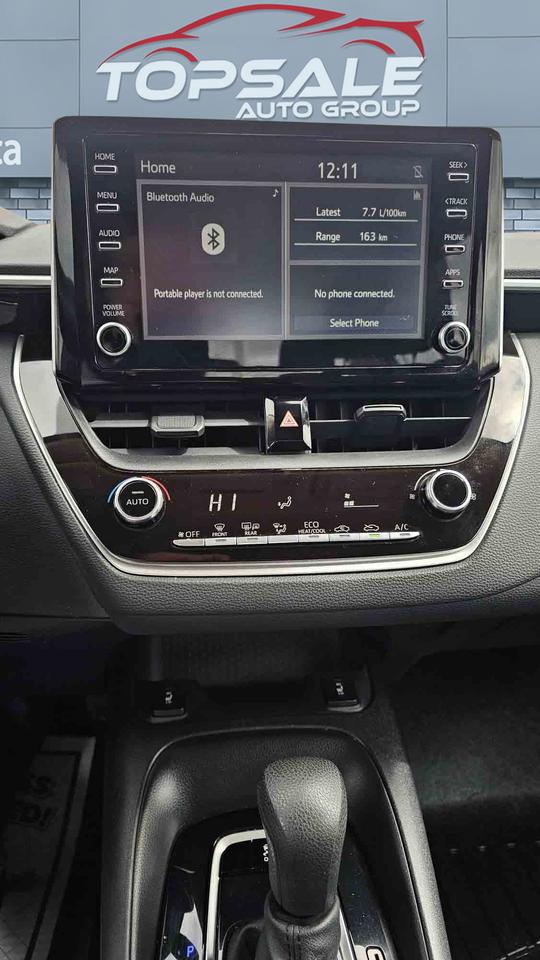 2020 Toyota Corolla LE Photo