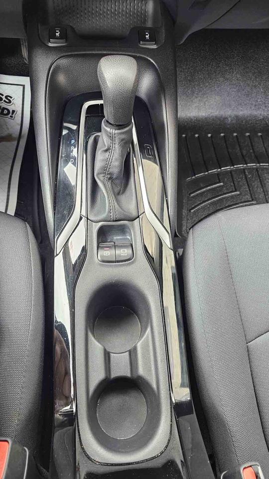 2020 Toyota Corolla LE Photo